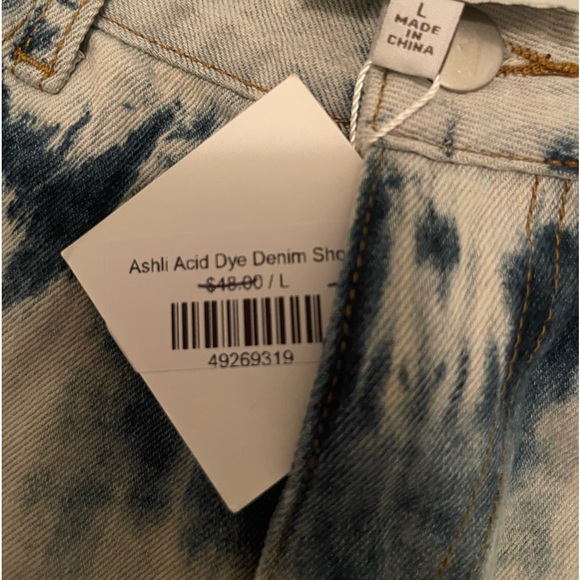 Hayden Shorts - Nwt- Ashli acid  dye denim - Picture 4 of 5